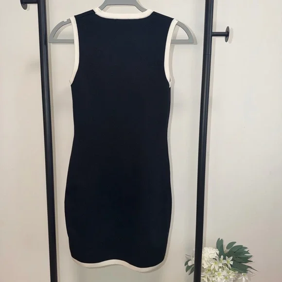 Sincerely Jules Pearl Button Contrast Knit Dress | Parisian Chic | Size Small - Picture 5 of 6